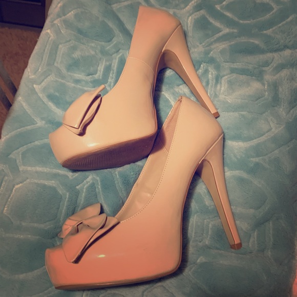 Elle Shoes - Nude Patent Platforms with Bow